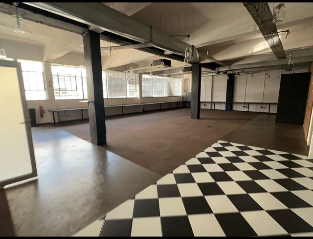 254M² OFFICE TO LET IN MILPARK